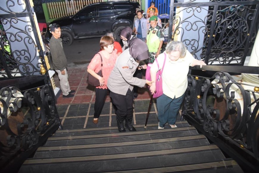 Respon Sigap Polwan Polres Bondowoso Layani Jemaat di Vihara Ariya Maitera