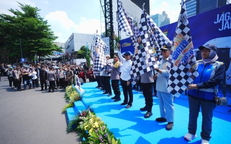 Kapolri Lepas 80 Bus Mudik Gratis, Pastikan Kesiapan Sopir Antar Masyarakat ke Tujuan