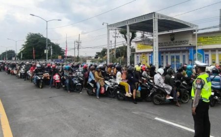 Puncak Mudik, Polres Pelabuhan Tanjungperak Lakukan Rekayasa Lalu Lintas di Suramadu