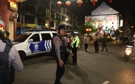 Polres Tanjungperak Gelar Patroli Skala Besar Antisipasi Kriminalitas dan Balap Liar
